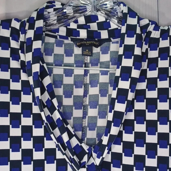 Banana Republic sleeveless shirt - Picture 2 of 8